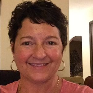 Meet your Posher, Robyn